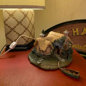 2001 Thomas Kinkade Hawthorne Village Seaside Boathouse Light Up Cabin House